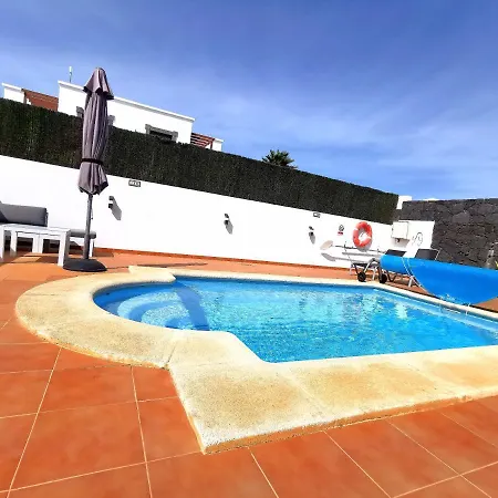 Zinnia Holiday home
